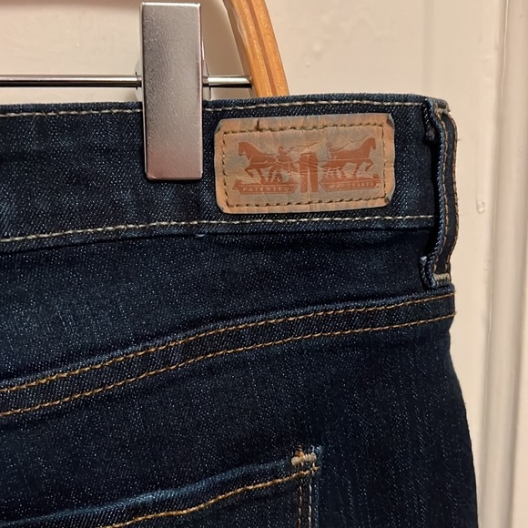 Levi’s Perfectly Shaping 512 Bootcut Jeans - Picture 5 of 9